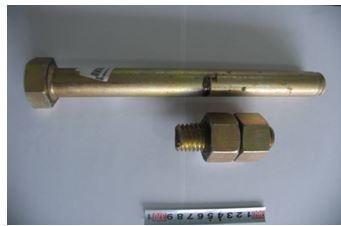 圖13-80 六角頭螺栓斷裂件形貌 圖13-80 六角頭螺栓斷裂件形貌